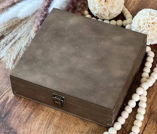 Miniatura 8 de Cápsula del primer cumpleaños: Cofre de recuerdo personalizado para tu revelación de cumpleaños 18, archivista de memorias, tesoro de hitos
