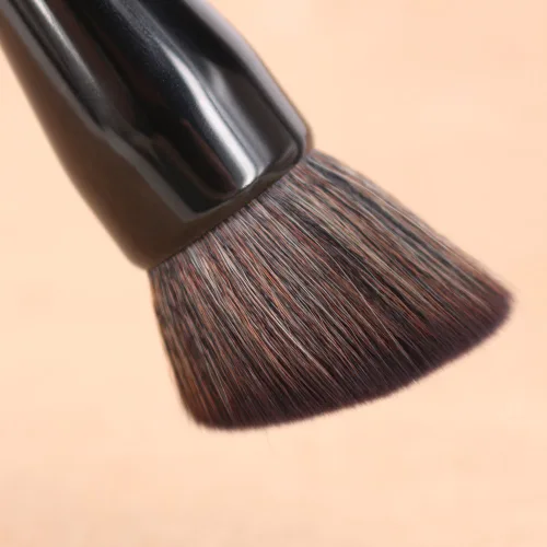 Miniatura 3 de Brocha de maquillaje en ángulo para base de polvo