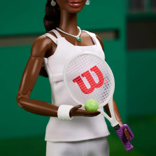 Miniatura 4 de Serie Barbie Inspiring Women, muñeca de moda Venus Williams con uniforme de tenis característico y raqueta, incluye embalaje para exhibir