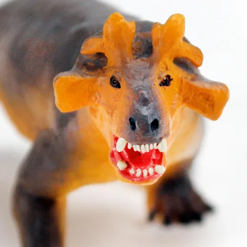 Miniatura 5 de Safari Ltd. Estemmenosuchus Figura detallada de modelo de 4.5 pulgadas, juguete educativo para niños, niñas y niños a partir de 3 años