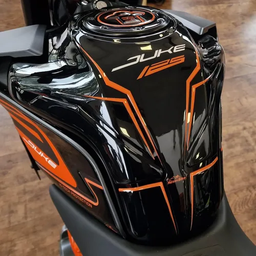 Miniatura 4 de Adhesivos de resina para motocicleta 3D compatibles con KTM Duke 125 2021 2022. Protección del tanque contra impactos y arañazos. Adhesivos