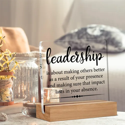 Miniatura 4 de Regalos para líder, jefe, mentor: cita de liderazgo, letrero decorativo de escritorio transparente. "El liderazgo se trata de hacer que otros sean