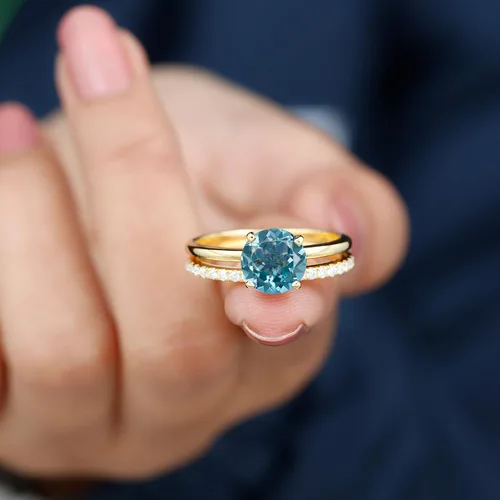 Miniatura 4 de Juego de anillos de boda solitario de topacio azul Londres de 2 quilates con moissanita, topacio y moissanita, juego de anillos de novia de topacio