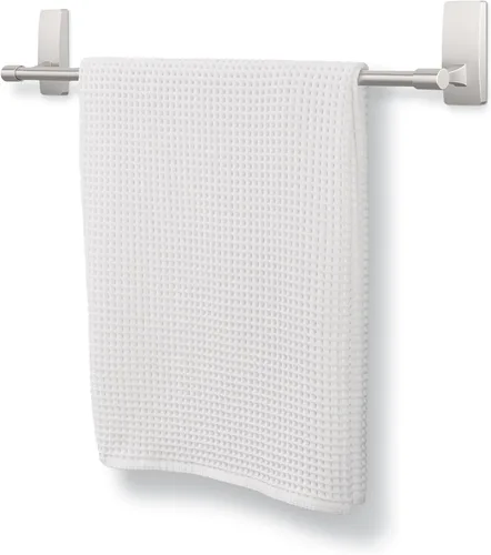 Miniatura 5 de Toallero de baño Command de níquel satinado con tiras adhesivas resistentes al agua, organizador de baño, barra de 61 cm de longitud que sostiene