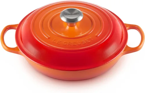 Miniatura 20 de Le Creuset Braiser Signature de hierro fundido esmaltado, 5 cuartos de galón, Flame Llama