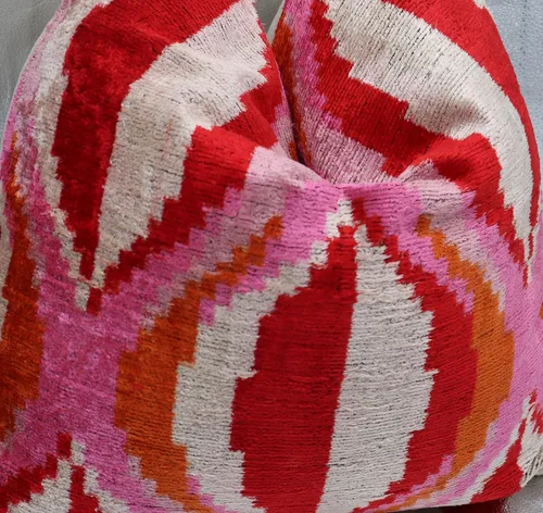 Miniatura 6 de CANVELLO -Exquisita almohada/cojín de plumón: almohadas de plumas elegancia y arte Almohadas icónicas con diseño Ikat Seda de terciopelo suave