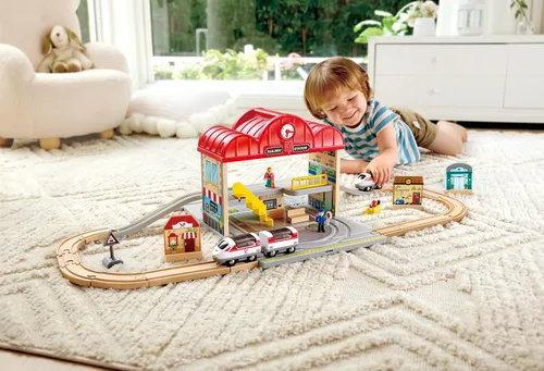 Miniatura 4 de Hape Juego de estación de tren de madera portátil, juego de tren para niños, rieles, estación de tren y personajes, fácil de transportar