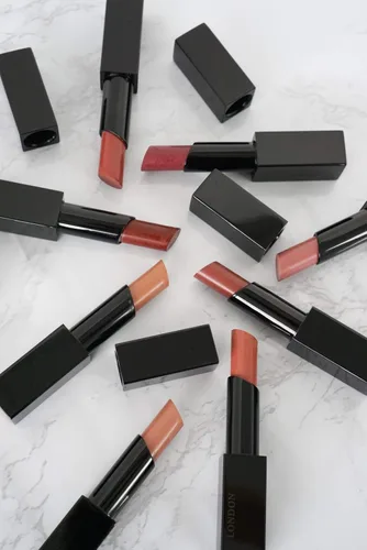 Miniatura 6 de butter LONDON Lippy Moisture - Lápiz labial mate