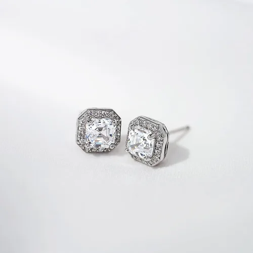 Miniatura 3 de Amazon Essentials Aretes de plata de ley chapados en platino o oro con circonita cúbica de elementos infinitos de corte Asscher