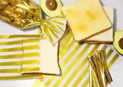 Miniatura 5 de WOKawaiYo HOPEMT - 200 bolsas de plástico translúcidas de rayas doradas/bolsas de celofán con 100 lazos dorados para galletas, pasteles, chocolate