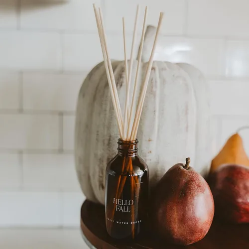 Miniatura 6 de Sweet Water Decor Hello Fall - Juego de difusor de varillas – Difusor perfumado de otoño de sidra caliente, canela, clavo, manzana y nuez moscada
