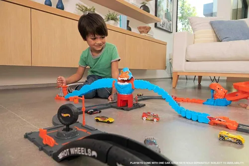 Miniatura 2 de Conjunto de pista de juguete Hot Wheels Gator Loop Attack en Pizza Place con coche a escala 1:64, se conecta a otros conjuntos