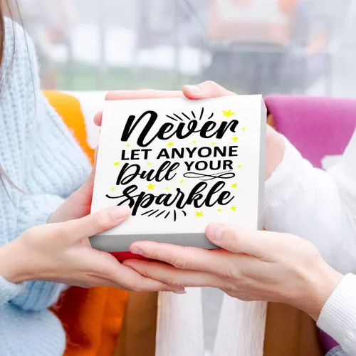 Miniatura 6 de Letrero inspirador de madera con texto en inglés «Never Let Anyone Dull Your Sparkle» («Never Let Anyone Dull Your Sparkle») con texto en inglés