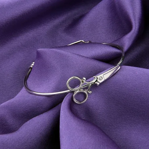 Miniatura 4 de Pulsera de tijeras minimalistas apilable de alambre ajustable para peluquería