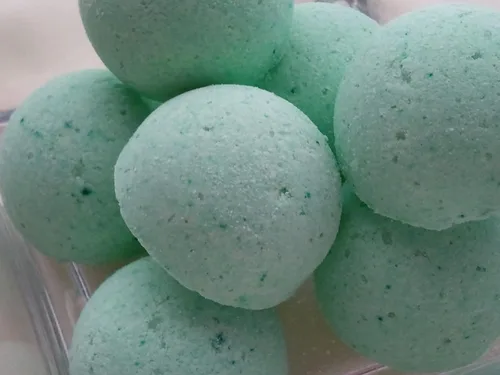 Miniatura 7 de Spa Pure Bombas de baño de vainilla y lavanda, hechas con manteca de karité, ultra hidratantes y mejores para todo tipo de piel, cada una de 1 onza