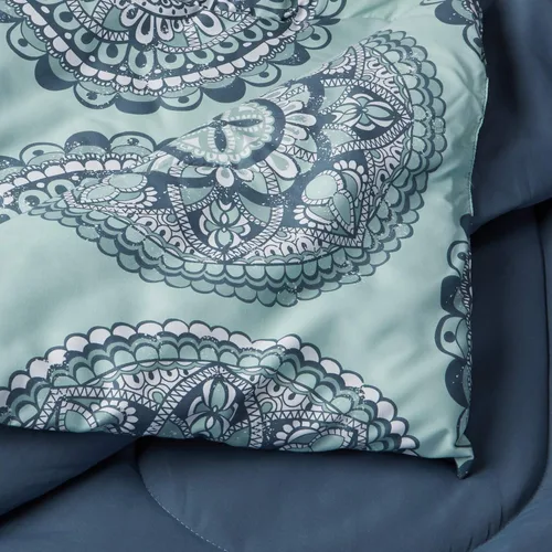 Miniatura 5 de Amazon Basics - Juego de cama de 10 piezas, microfibra suave y fácil de lavar, Bed-in-a-Bag; tamaño estándar o Queen, diseño medallón de espuma