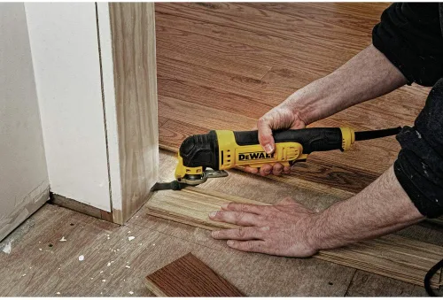 Miniatura 8 de DEWALT Herramienta Oscilante, 3 Amperios, con Cable, Incluye Hojas para Madera, Papel de Lija y Bolsa de Herramientas (DWE315K)