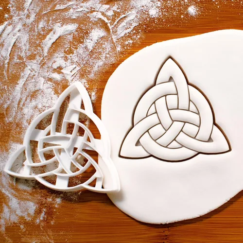 Miniatura 6 de Juego de 2 cortadores de galletas Celtic Triquetra (Diseños: Celtic Heart y Triquetra), 2 piezas - Bakerlogy