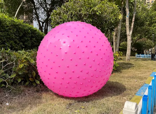 Miniatura 5 de Pelota de masaje sensorial grande para niños, 33.5 pulgadas, 3.1 libras, pelota de ejercicio inflable rosa para niños pequeños, bolas inflables 1