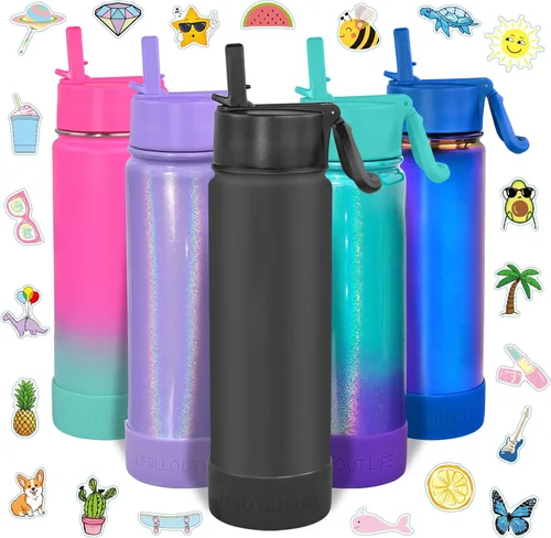 CHILLOUT LIFE Botella de agua aislada para niños de 22 onzas para la escuela con tapa con pajilla, a prueba de fugas y bonitas calcomanías Negro