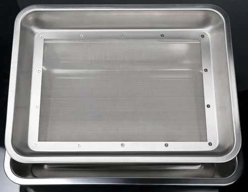 Miniatura 3 de Bandeja recortada, hecha de acero inoxidable con pantalla desmontable de 150 micrones, tamaño de 15.5 x 11.5 pulgadas plata 15.5*11.5 pulgadas