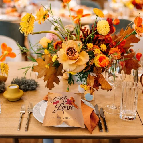Miniatura 6 de Whaline Paquete de 100 bolsas de dulces para recuerdos de boda de otoño, bolsas de golosinas de calabaza, hojas de arce, autoadhesivas, papel kraft