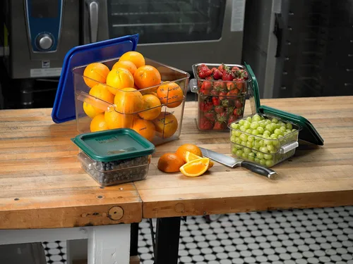 Miniatura 7 de Carlisle FoodService Products Squares - Recipiente cuadrado para almacenamiento de alimentos con diseño apilable para catering, bufés, restaurantes