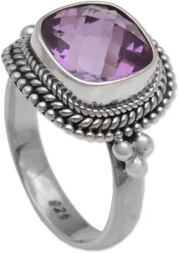 NOVICA Anillo de cóctel artesanal hecho a mano con amatista, plata de ley 925 de Bali, morado, piedra natal ultra violeta de Indonesia con piedra