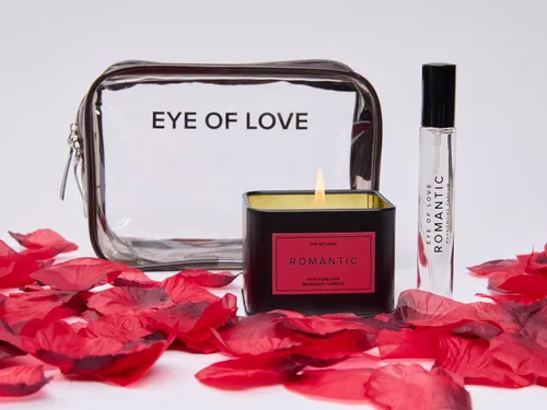 Miniatura 4 de Love in Transit Travel Set – Perfume de feromonas románticas y vela con pétalos de rosa, bolsa de viaje