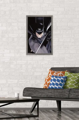 Miniatura 2 de Trends International DC Comics Batman - Póster de pared de retrato, 14.725 x 22.375 pulgadas, versión enmarcada de madera de granero