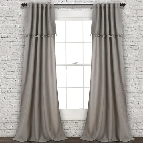 Cortina de ventana con borlas de hiedra
