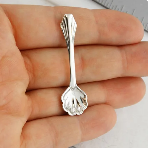 Miniatura 6 de Cuchara de sal pequeña con borde festoneado de plata de ley, cucharas de mostaza