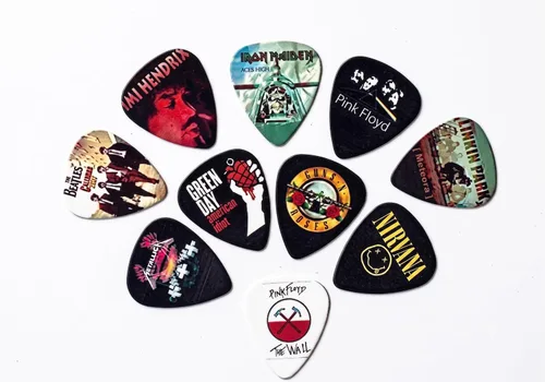 Púas para guitarra de bandas míticas (10 púas medianas en un paquete) (Para amantes de la música)… (Grosor medio (0.71 mm))