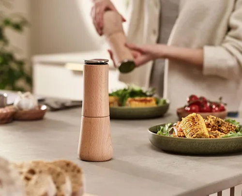 Miniatura 4 de Joseph Joseph 20190 Milltop Madera Molinillo de Pimienta de Cocina Sin Derrame, Madera Beech Wood