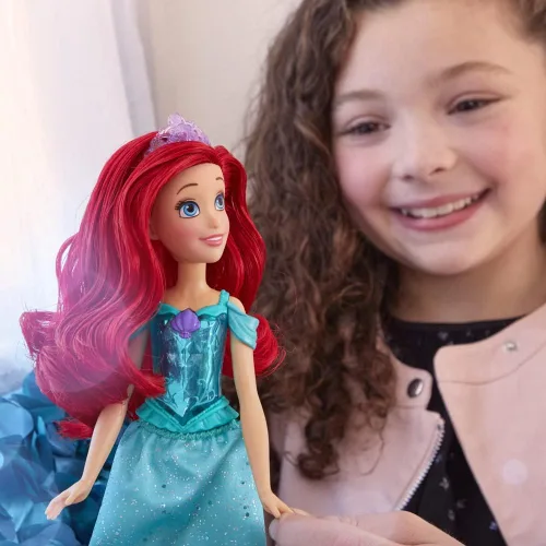 Miniatura 7 de Muñeca Disney Princess Royal Shimmer de Ariel, muñeca de moda con falda y accesorios, juguete para niños de 3 años en adelante