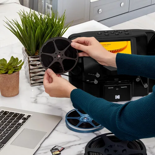 Miniatura 9 de KODAK REELS - Convertidor digitalizador de películas de 8mm y Super 8 con pantalla grande de 5", escáner convierte película fotograma por fotograma