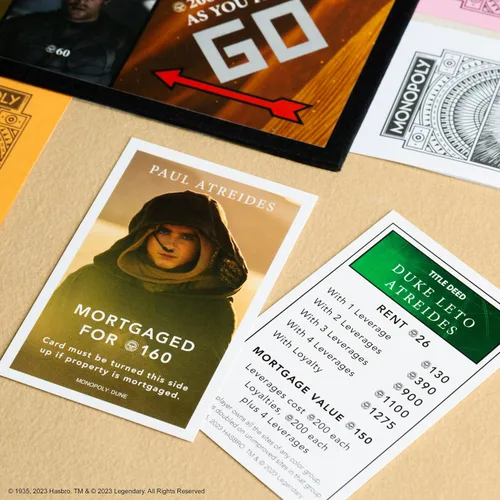 Miniatura 9 de Monopoly: Dune Juega como The Ducal Ring, Crysknife, Gom Jabbar y más Juego coleccionable con licencia oficial basado en The Movie Dune