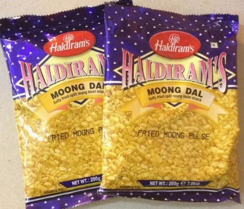 Haldiram's Moong Dal - Bocadillo de frijoles salados fritos y salados / 7.05 oz., 7.06 onzas (paquete de 2) por Haldiram