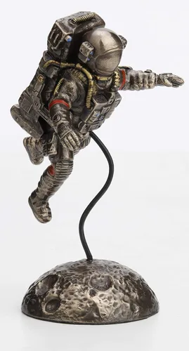 Miniatura 2 de Veronese Design Estatua de resina de aterrizaje lunar de astronauta Zero G de 6 1/8 pulgadas con acabado de bronce
