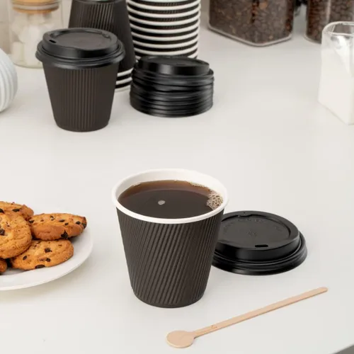 Miniatura 5 de Restaurantware Vasos de café desechables de doble pared de 8 onzas, 500 vasos de papel negro aislados con diseño de pared ondulada, las tapas se