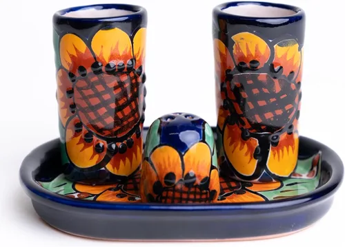 Talavera - Vasos de chupito de tequila con bandeja y salero (juego de 2) - Diseño de girasol - Juego de regalo auténtico mexicano pintado a mano