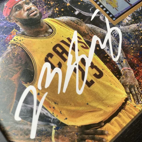 Miniatura 3 de ORIMAMI Póster firmado de LeBron James en negro, súper estrella enmarcado con foto y pantalla de película de 1x35mm, regalos geniales para amantes