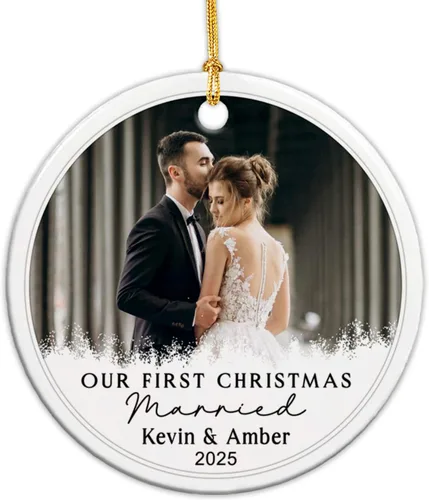 Miniatura 20 de Adorno de cerámica personalizable con texto en inglés «Our First Christmas Together As Mr and Mrs 2024», adorno personalizado para parejas recién