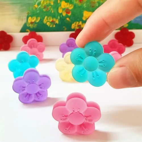Miniatura 4 de Moldes pequeños para dulces de flores y corazones, moldes de silicona para chocolate y gomitas, rojo, 17.8 fl oz