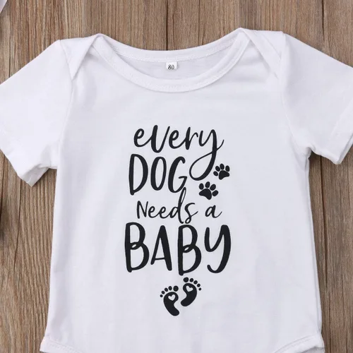 Miniatura 54 de Pañalero para bebé recién nacido, con frase en inglés “Got my mind on my momy”, color gris y blanco, talla 0-18M