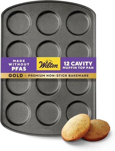 Wilton Gold Molde para magdalenas antiadherente, utensilios de hornear de acero inoxidable, fabricados sin PFAS, 11 x 16 pulgadas, el embalaje puede