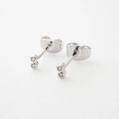Miniatura 4 de HONEYCAT Aretes pequeños de doble cristal Joyería minimalista y delicada
