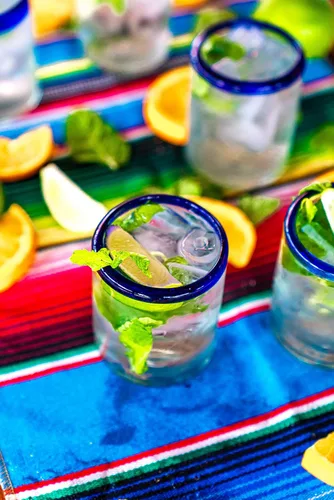 Miniatura 5 de Juego de 6 vasos soplados a mano (10 onzas) de México con borde azul cobalto, cristalería de vidrio de burbujas reciclada, rústica y hecha a mano