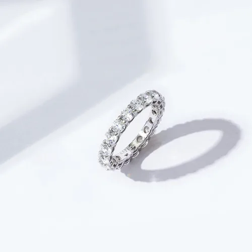 Miniatura 21 de Amazon Essentials Anillo de plata de ley chapada en platino o oro con circonita cúbica redonda de elementos infinitos