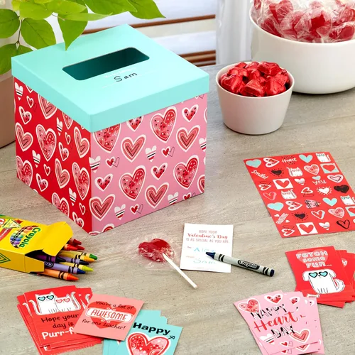 Miniatura 7 de Hallmark Tarjetas del día de San Valentín y buzón para intercambio de aula escolar, corazones de garabatos